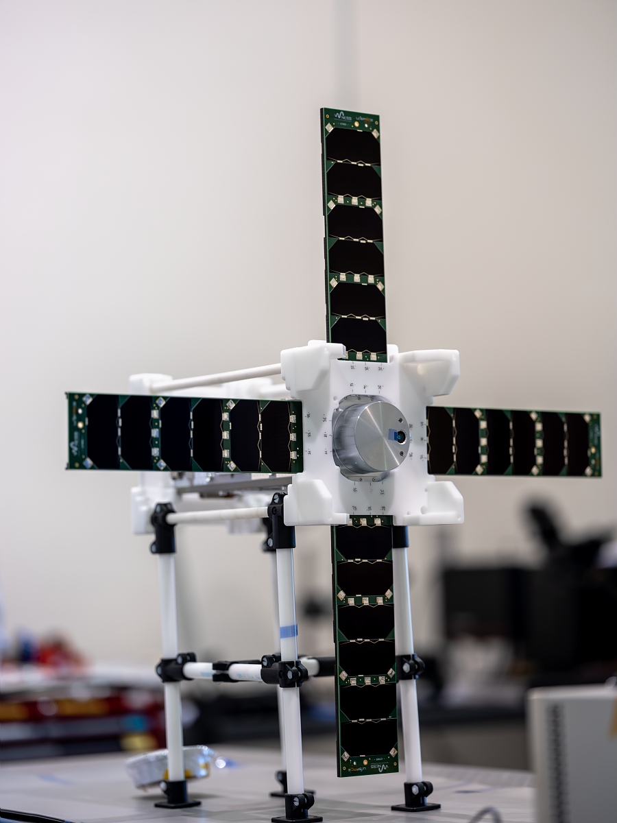 Le Nanosatellite De D Monstration Ness Pour La Surveillance Du Spectre